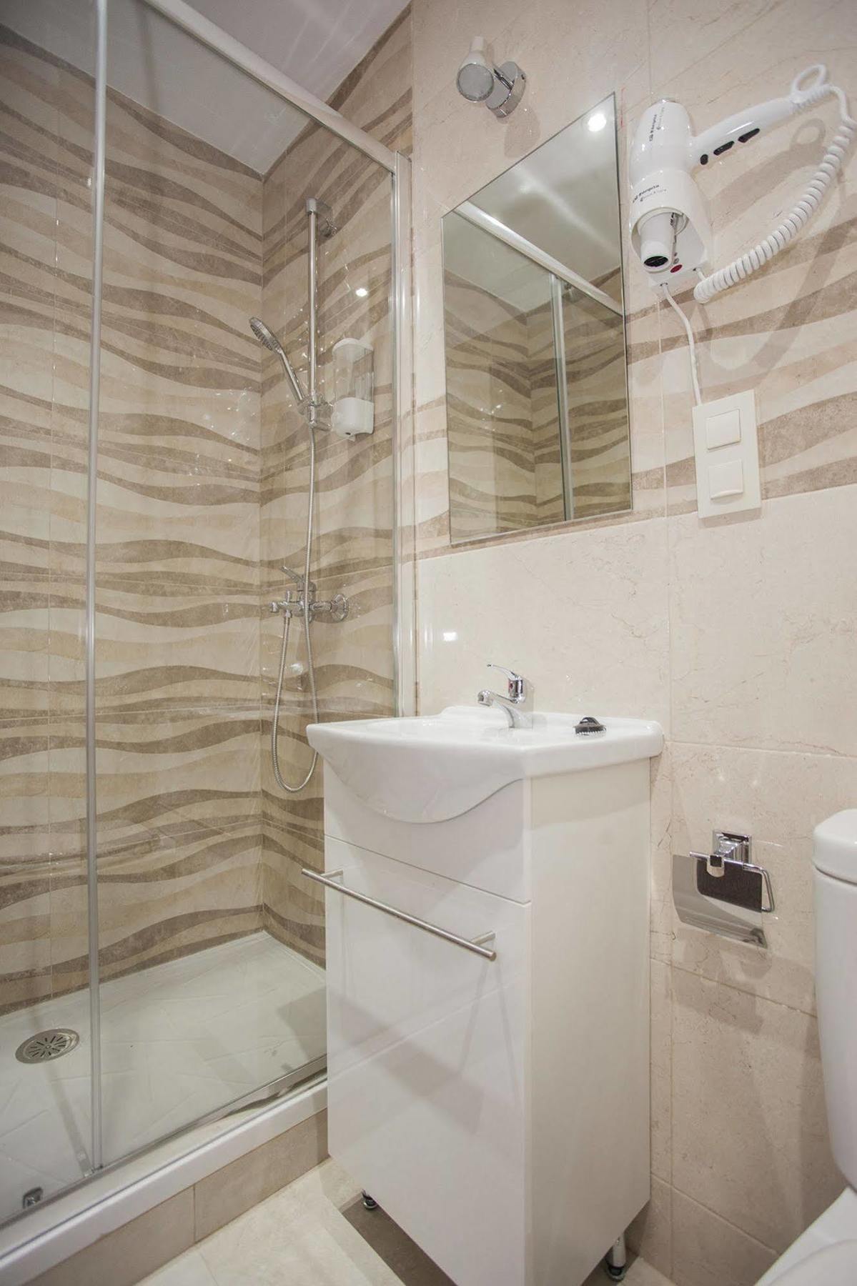 Hostal Rincon De Sol - Centro Madrid - Self Checkin Εξωτερικό φωτογραφία